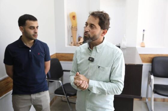 Prosthetic limbs were fitted for 3 people by the Hareer Foundation.